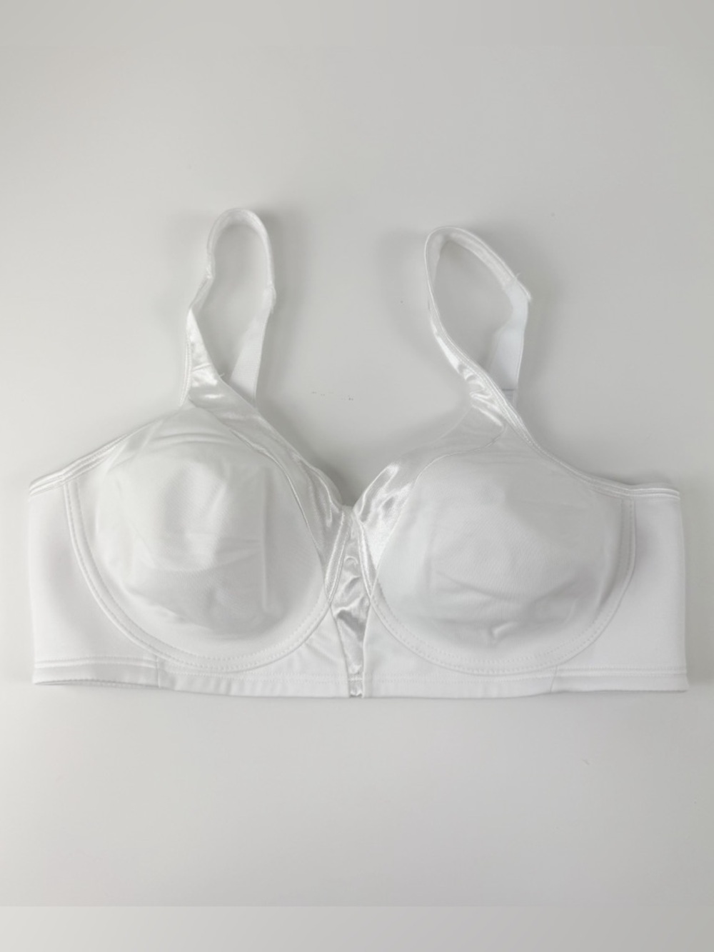 Playtex 4803 18 Hour Silky Soft Smoothing Wirefree Bra 36C White NEW